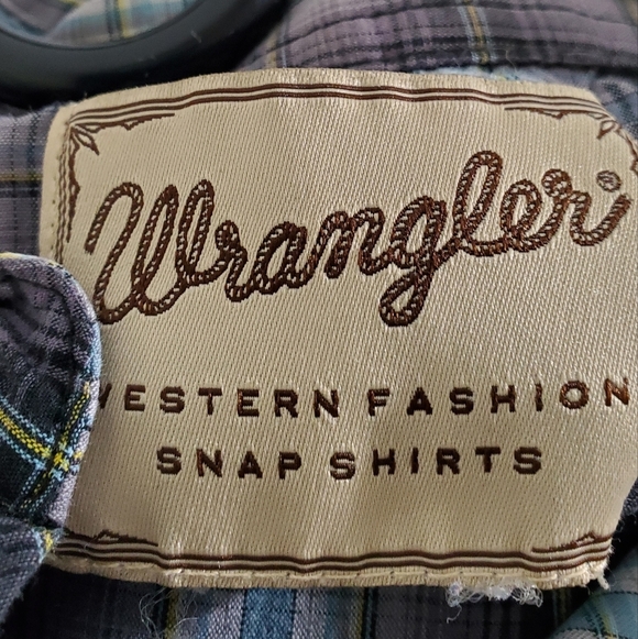 Wrangler Men's Pearl Snap Shirt - Picture 2 of 7